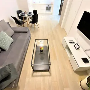 Exclusive 2br! In Center +netflix +gym , Warsaw Poland