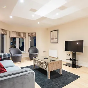 Modern Smart Open Plan Living With Free Parking , York United Kingdom